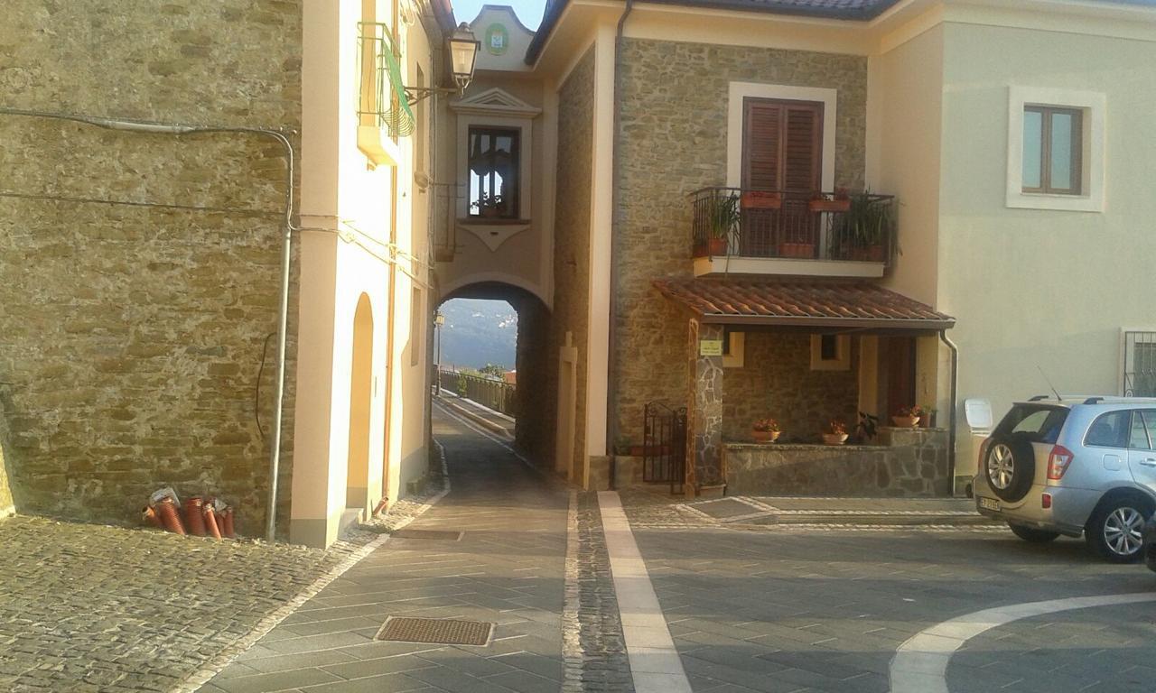 Pozzo Medievale Prignano Cilento Екстериор снимка