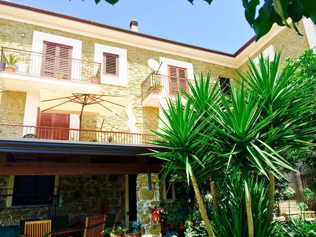 Pozzo Medievale Prignano Cilento Екстериор снимка