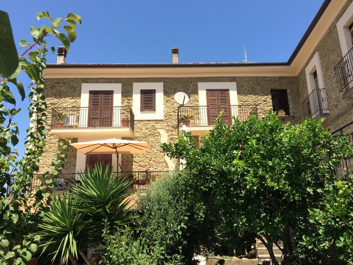 Pozzo Medievale Prignano Cilento Екстериор снимка